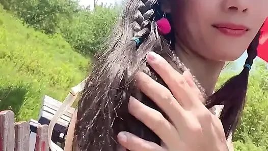 Angel sexy nake dışarıda sandalyede