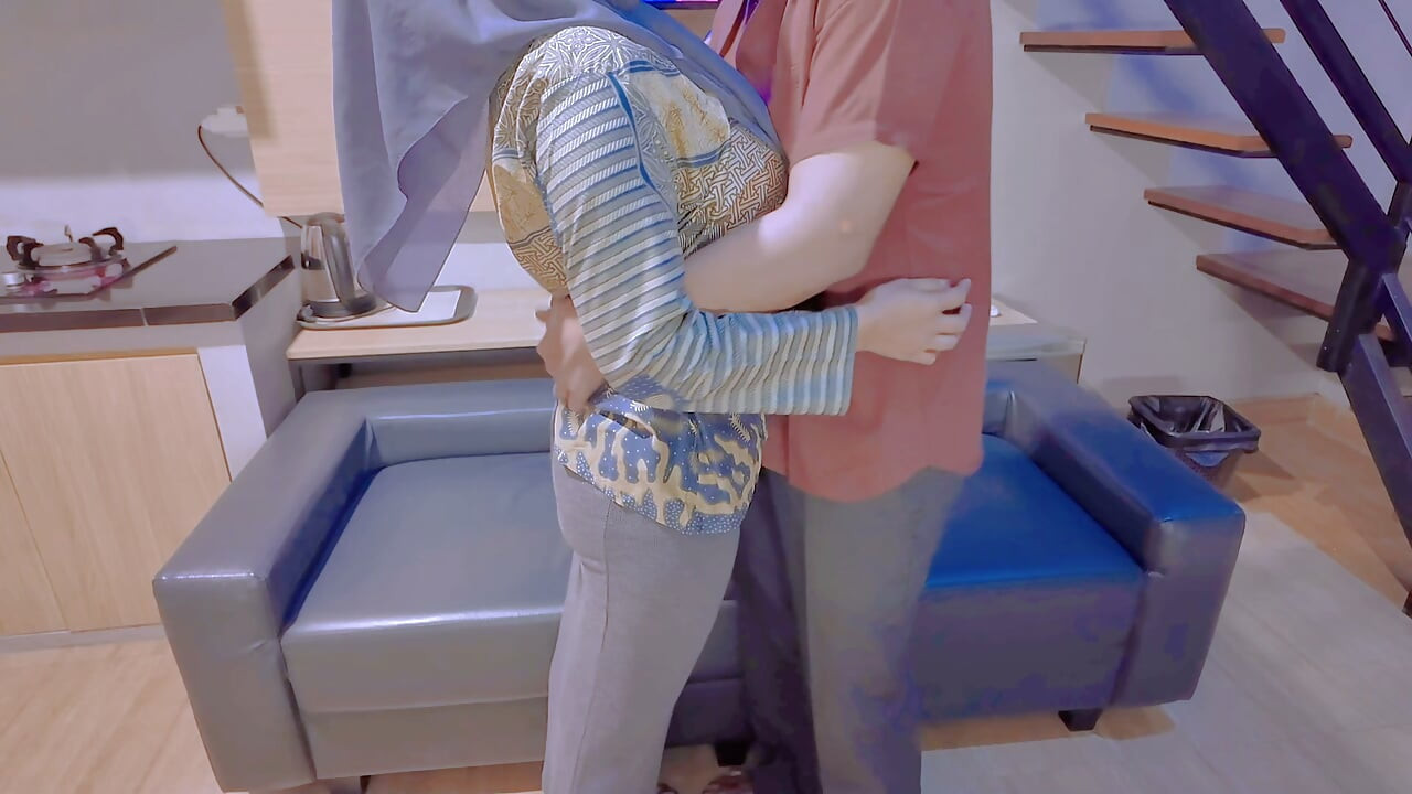Poslovna žena ga vara sa zgodnim muškarcem