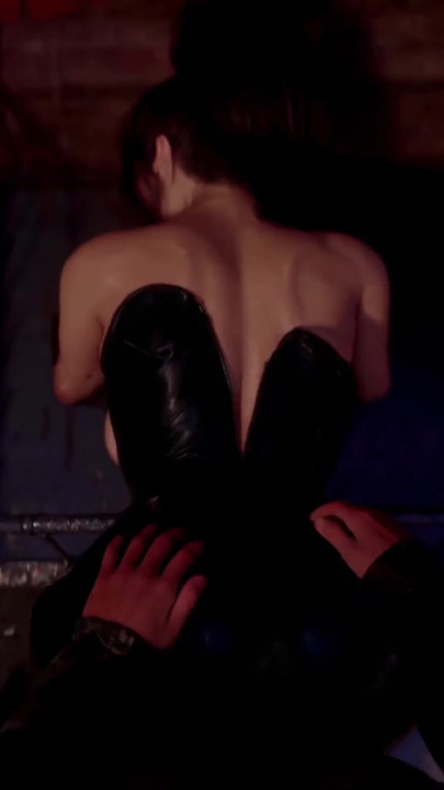 The Dark Fantasies of My Insatiable Wife Sofia (fucking Dracula) Parte 2