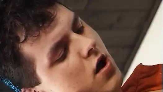 Bilardo Masası Çifte Penetrasyon Kızıl Saçlı Grup Seks