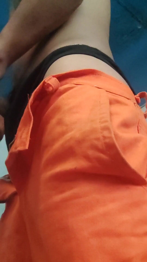Construction worker makes awesome cumshot | Clip 1