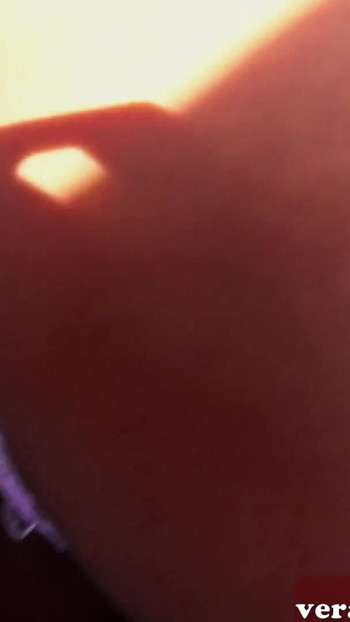 Njemački frajer jebe amatersku Latinu na otvorenom s amaterskim svršavanjem unutra | Isječak 1