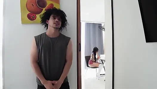 Aku ngentot pantat adik tiriku sendiri gara-gara nggak bisa dientot sama abang tiriku sendiri