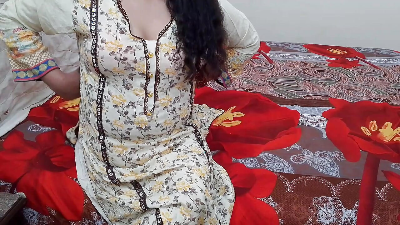 Η μητριά ζεσταίνεται στο κρύο