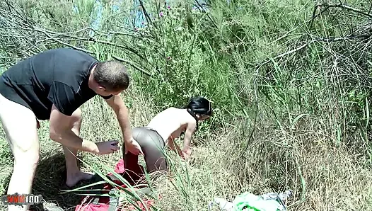 Французская тинка Tania Kiss в спандексовых леггинсах - минет на пляже и анал