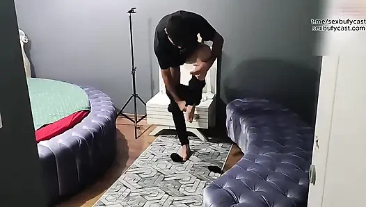 Dia menyetubuhi istrinya yang selingkuh dengan orang lain. VIDEO LENGKAP