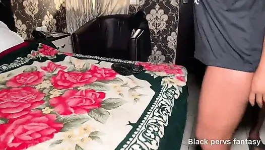 Üçlü öğretmen yerel otelde iki öğrencisi tarafından sikiliyor