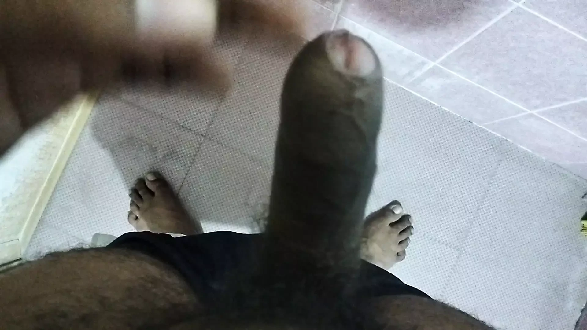 Savitri bhabhi ko banheiro me akele jakar choda