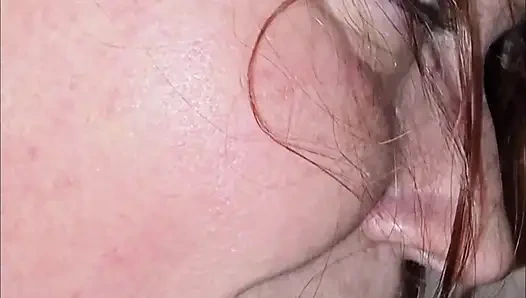 Istri seksi ingin aku mengisinya sebelum tidur