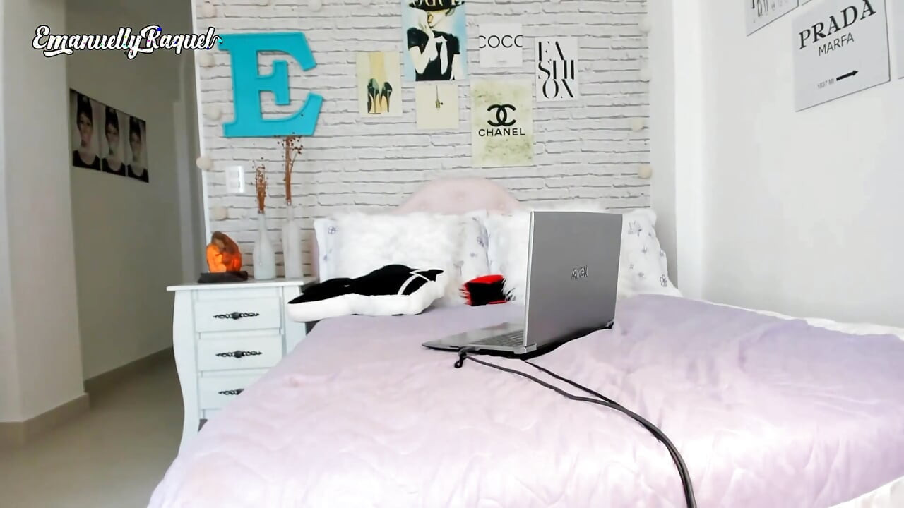 Yaramaz kız arkadaşın emanuelly raquel gfe seninle seks yapıyor