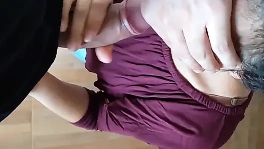 Bir eve gittik ve ondan beni emmesini istedim ve o sütümü yuttu