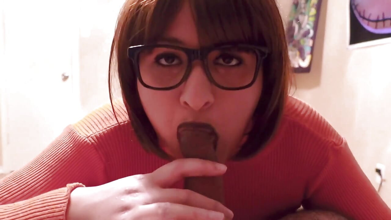 Velma si cewek gotik yang lagi sange berat
