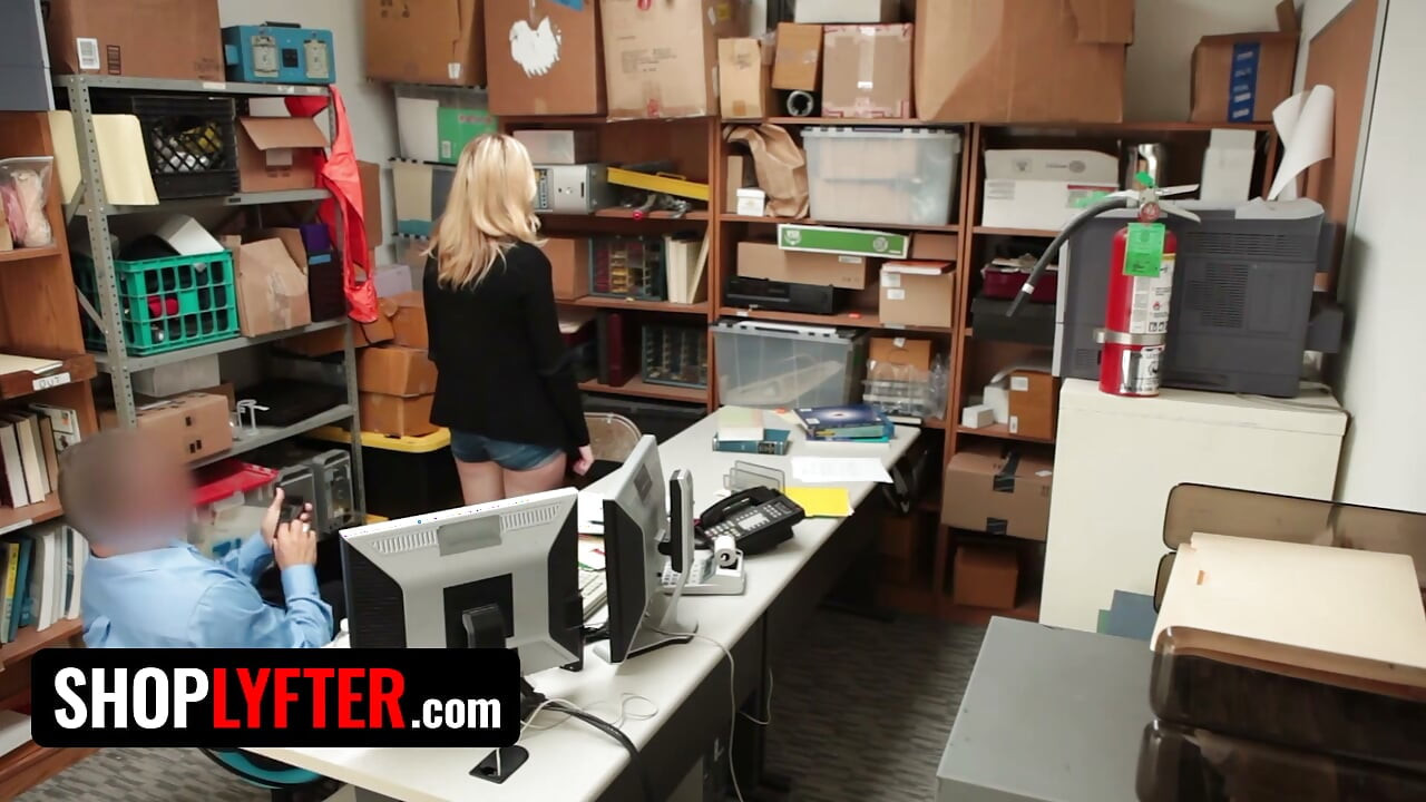 Shoplyfter - Shaky Blonde Zoe Parker Regrets Stealing After Officer Drills Her Pussy in the Backroom