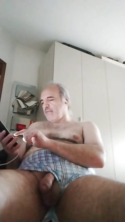 Jerk off Your Penis to Truly Enjoy Your Short Life