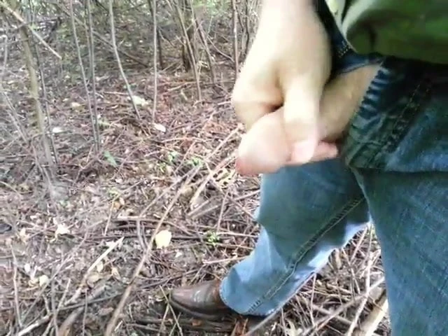 Auf Andrea Sawatzki im Wald wichsen und spritzen