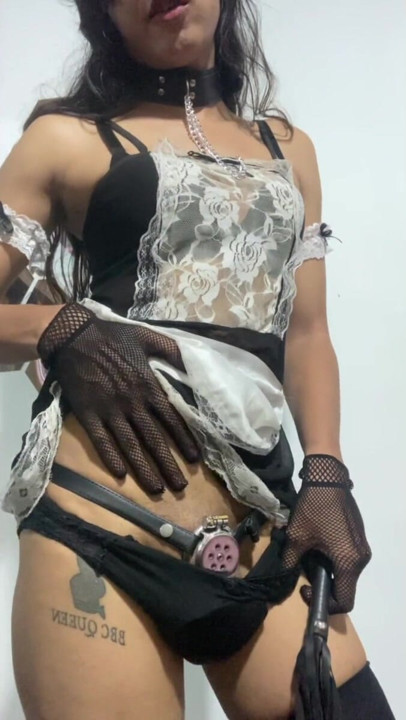 Slutty shemale ass show