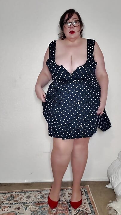 Hot BBW MILF in Polka Dots and Stockings