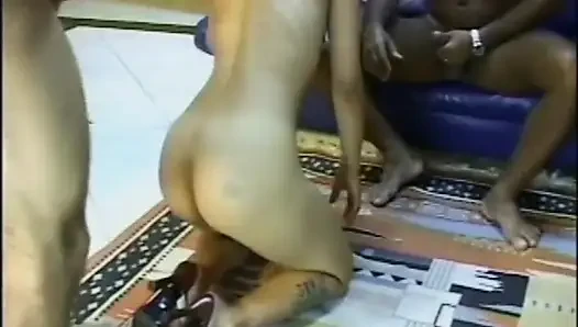 Seksi ırklararası üçlü seks!