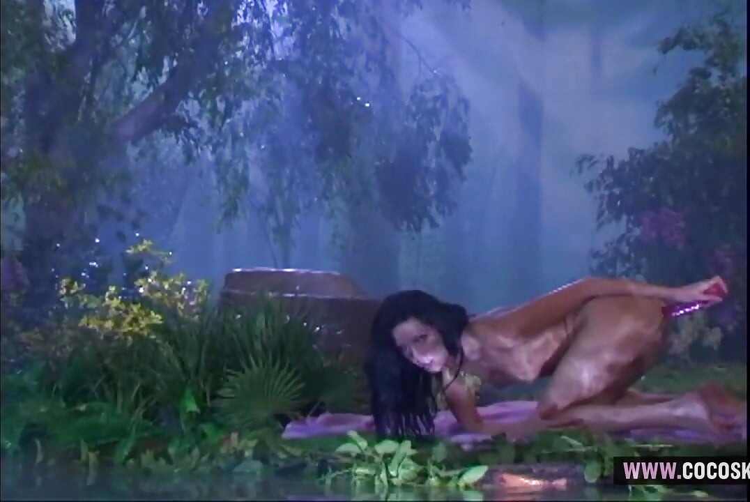 Bhaap se bhara jangal phantaasi: kaale baalon vaali sundri aur mansal mard