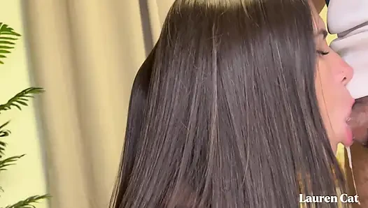 Seksi iç çamaşırlı bir kızla ateşli sikiş