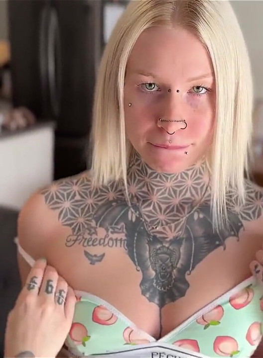 Hinterhältiges link melina Roy. Ich habe sie roh gefickt und sie gefüllt
