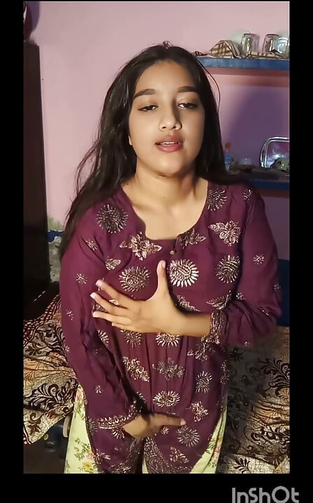 Gostosa se masturbando e chupando os mamilos vídeo mms viral
