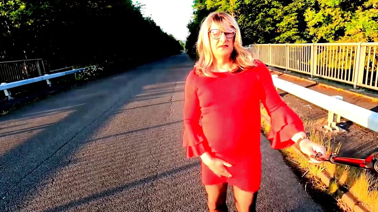 Amaterski transvestit Kellycd2022 na suncu