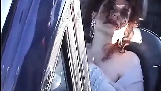 Jessica Rizzo in ich schlucke für die dame in rools, szene 01