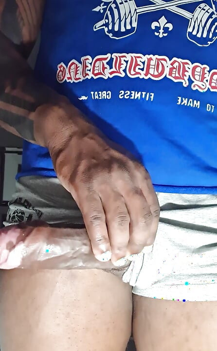 Tôi có áo thể hình Skool cũ mới.