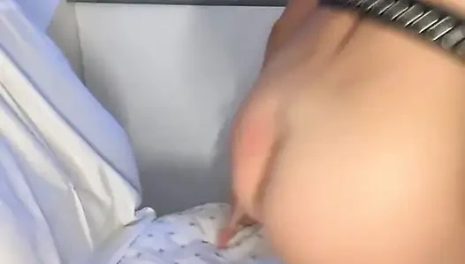 Fingering pantat dan buka mulutnya