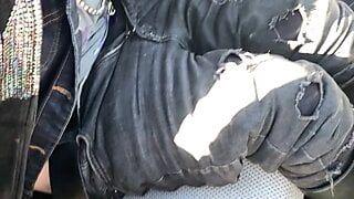 Seksowna stara dziwka zerżnięta w samochodzie
