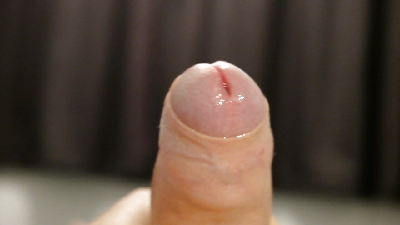 Cumshot mycket närbild man wanks oklippt upprätt kuk kommer täckande hand och penis med sperma i selfie