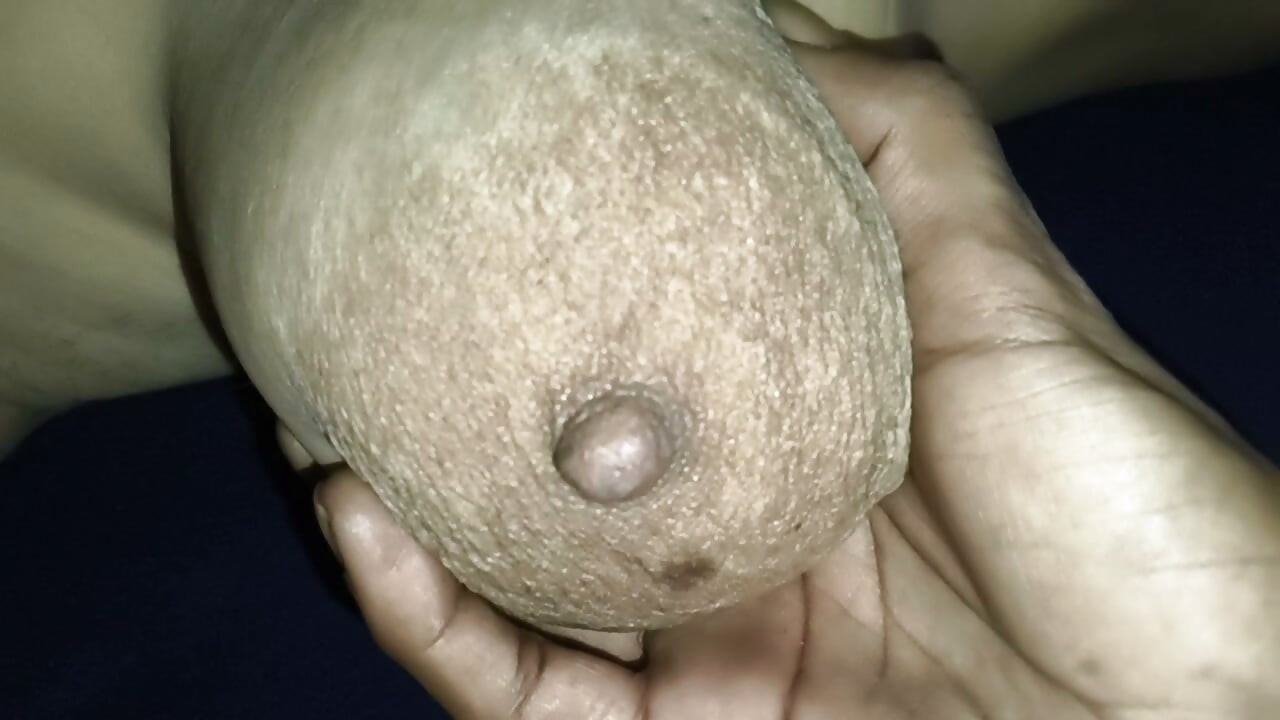 Bhabhi Ne Apne Devar ko Dikhaye Apne Boobs
