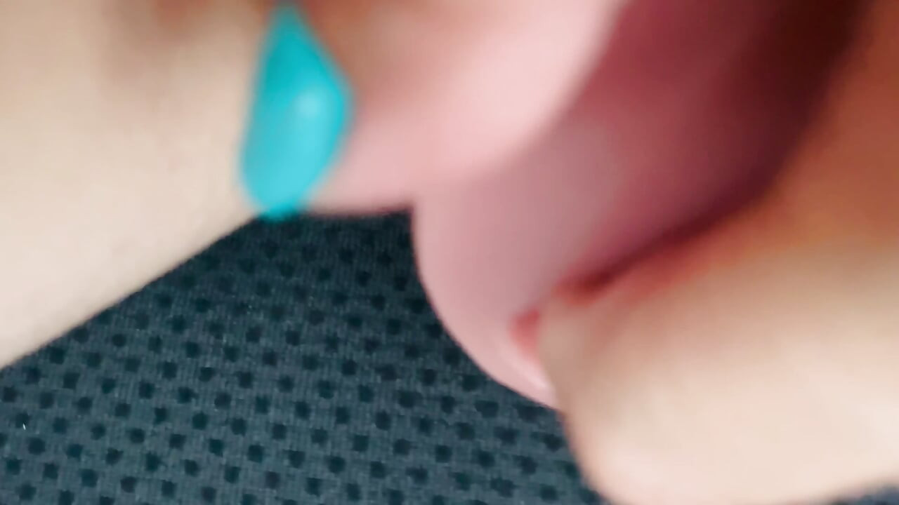 En El Coche Paro En Un Aparcamiento Para Dillar Mi Coño Como Una Puta, Arriesgándome a Que Me Sorprendan Desconocidos