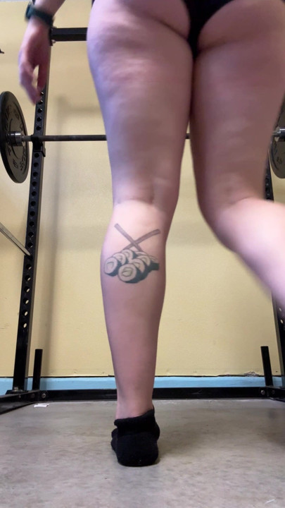 Ağır barbell çömelmeler