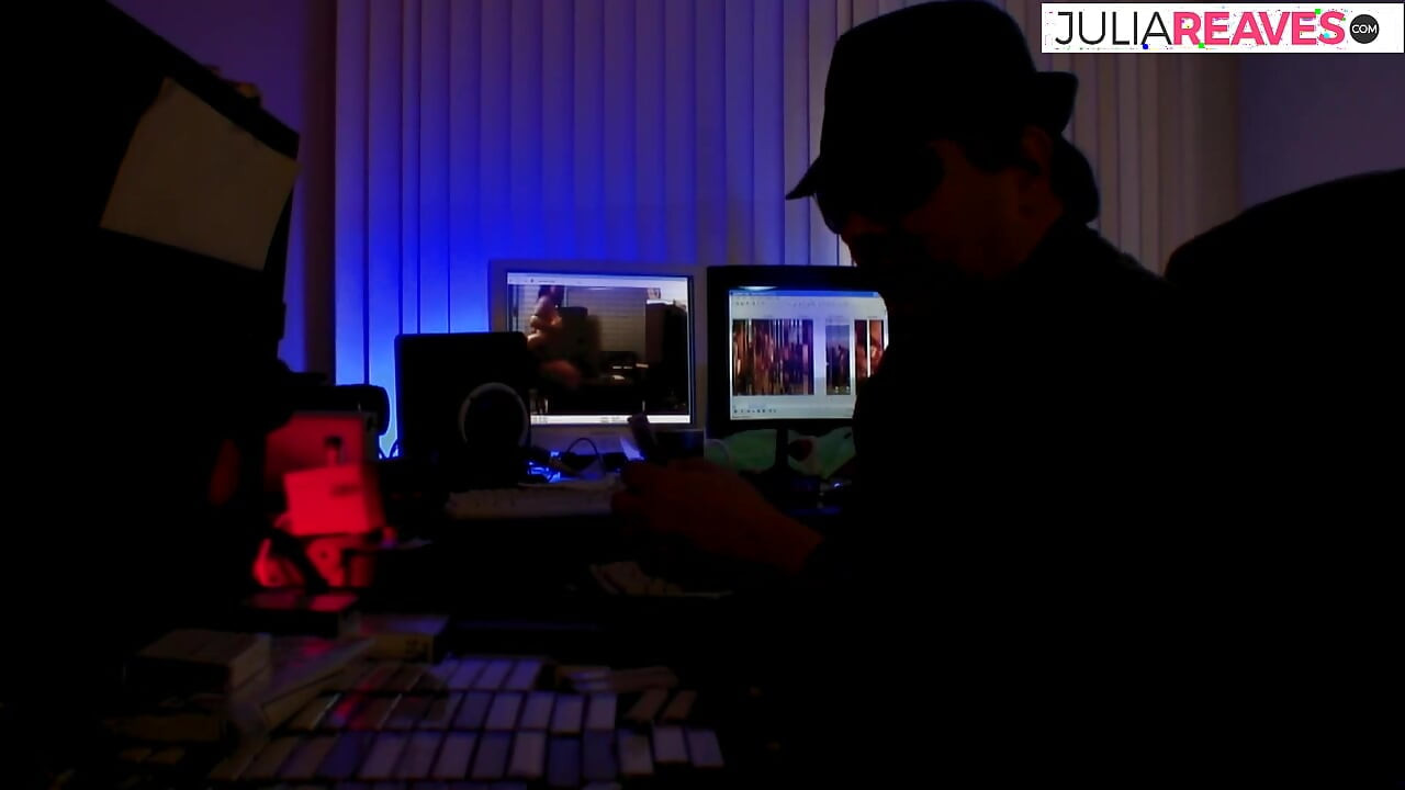 Utrolig hvor stor kuken hans er og utrolig at den passer inn i Lauras fitte