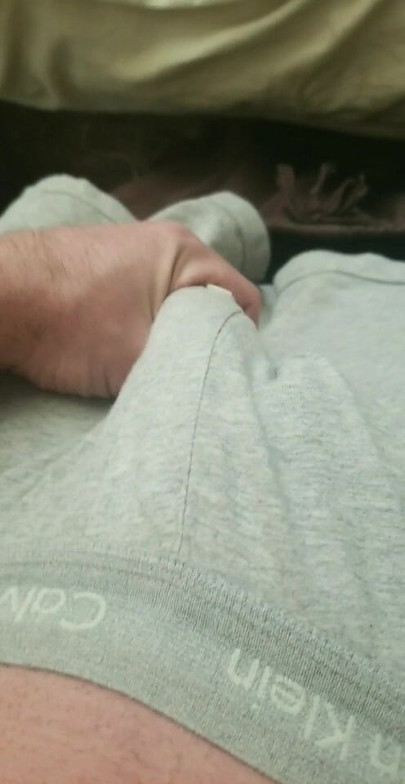 有一个新的鸡巴纹身，想看看吗？