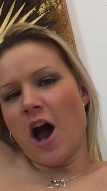 Iconic moment from "Fofa adolescente fode padrasto e mantem isso em segredo video amador"