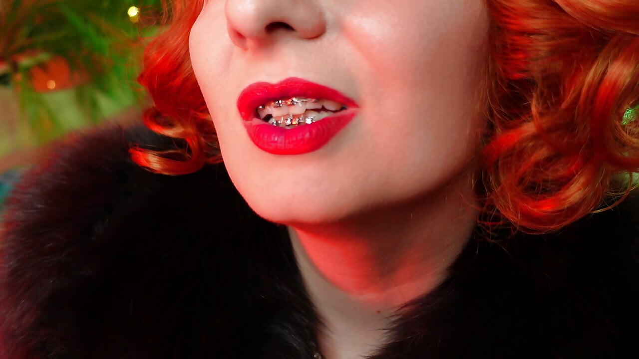 Lipstick fetish video - lady in fur close ups