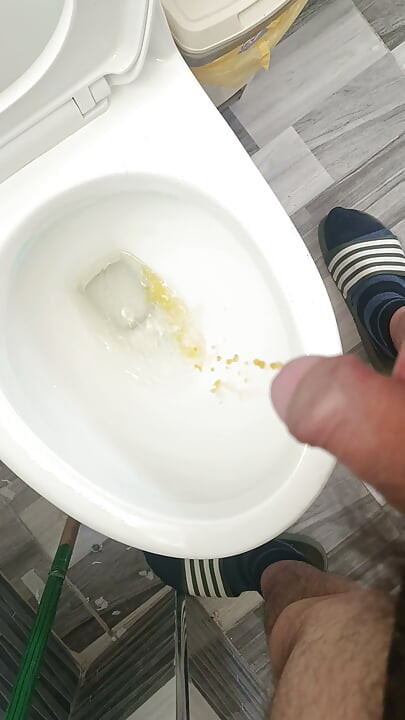 Vibrator me tjera da idem na zahod