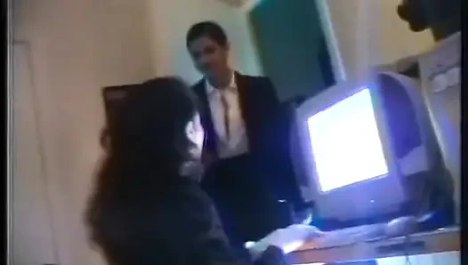 Две немецкие шлюшки ублажают киску друг друга