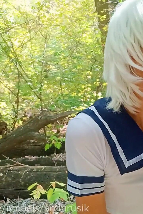 Femboy Sissy kneppet udendørs med en heteroseksuel mand, der løb ud af skoven!