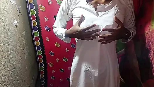 Горячая девушка 18+ видео