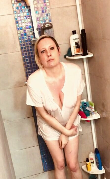 Tunjuk dan basuh blonde seksi