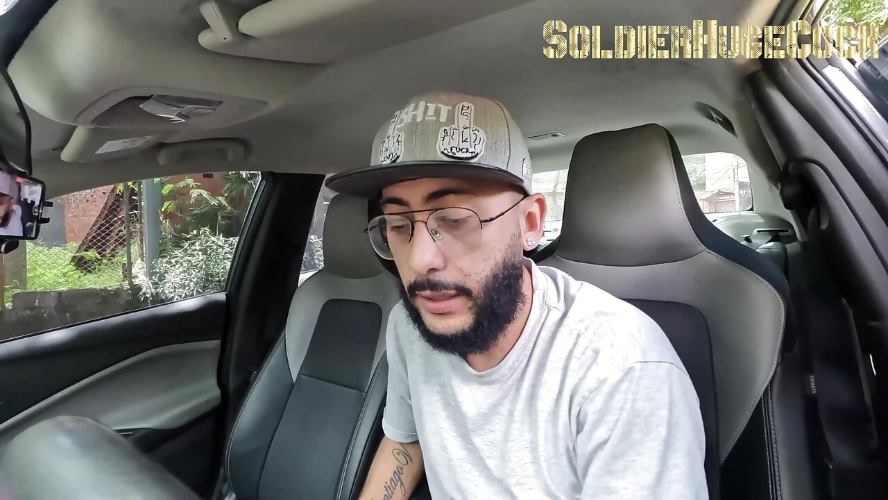 Tight Pink Pussy Crushed in the Car During an Unscripted Encounter