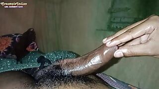 Chico indio dotado - masturbación con la mano y masturbación
