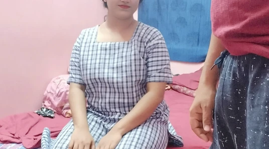 Gadis sekolah dari Urissa merasa sangat terangsang hari ini