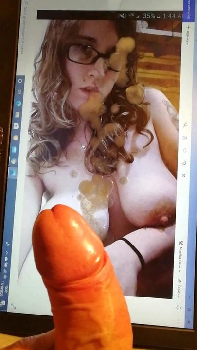 Cumtribute hotwife