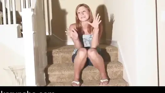 Юная девушка Tiffany