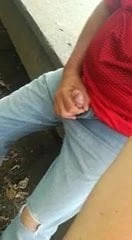 Maduro se masturba en el parque